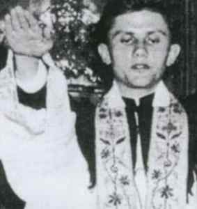 pope-benedict-nazi-salute.jpg